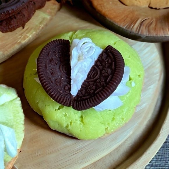 ⚠️SALE Candle // Handmade Cookie With Oreo And Cream Soy Wax Candle SEND OFFERS - Picture 3 of 5